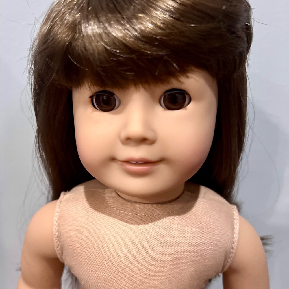 AMERICAN GIRL DOLL